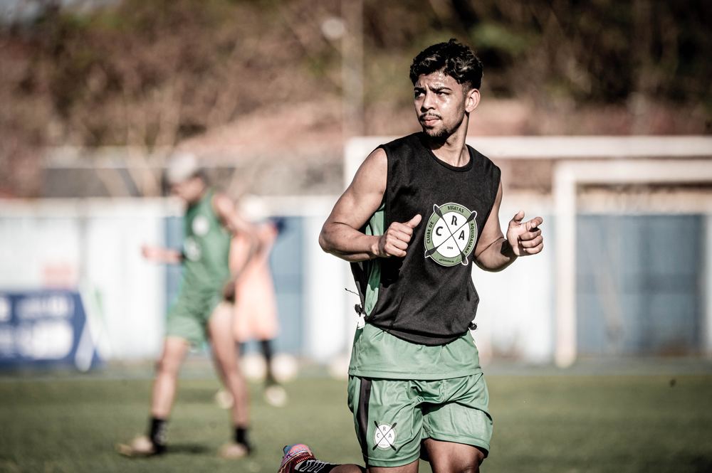 Ralysson em treino do CRA